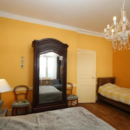 Casa de Férias Maison Mont-dore, 8 Pieces, 8 Personnes - Fr-1-608-5